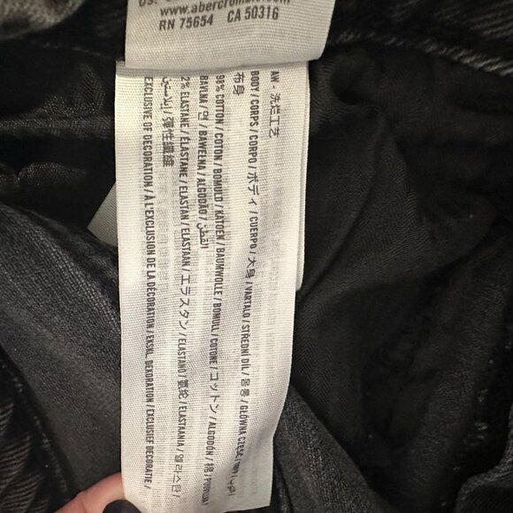 Hollister Curvy Ultra High‎ Rise Vintage Straight Distressed - Picture 4 of 4